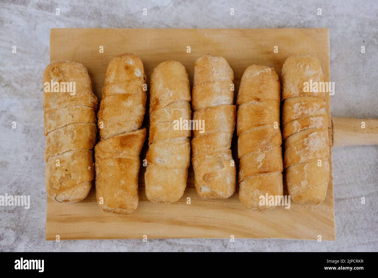 Tequeños frits, doigts farcis au fromage artisanal salé, cuisine typiquement vénézuélienne et latino-américaine Banque D'Images