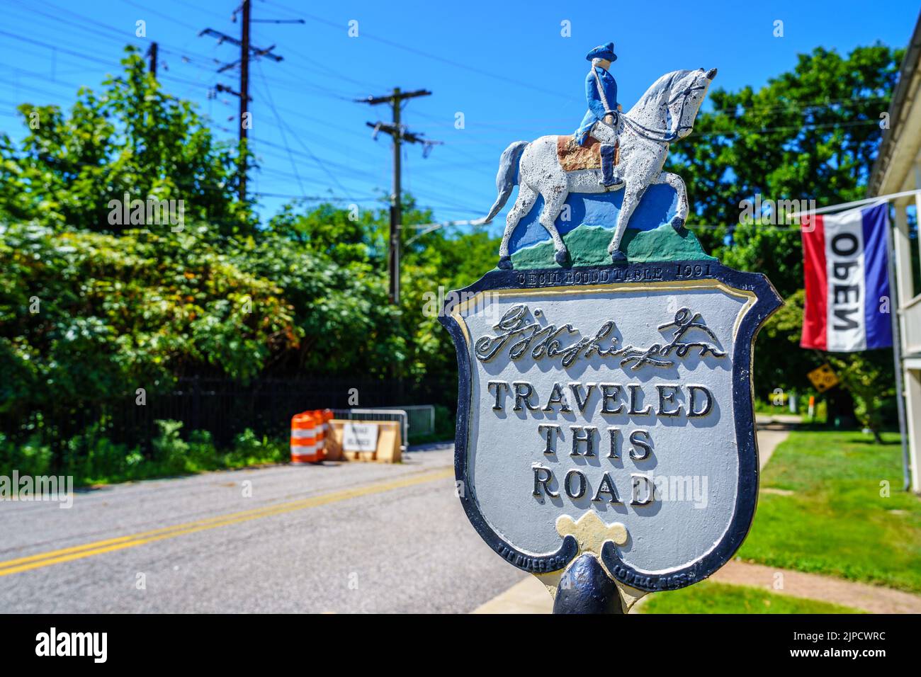 Perryville, MD, États-Unis – 13 août 2022 : le George Washington a parcouru ce marqueur routier sur la route Old Post. Banque D'Images