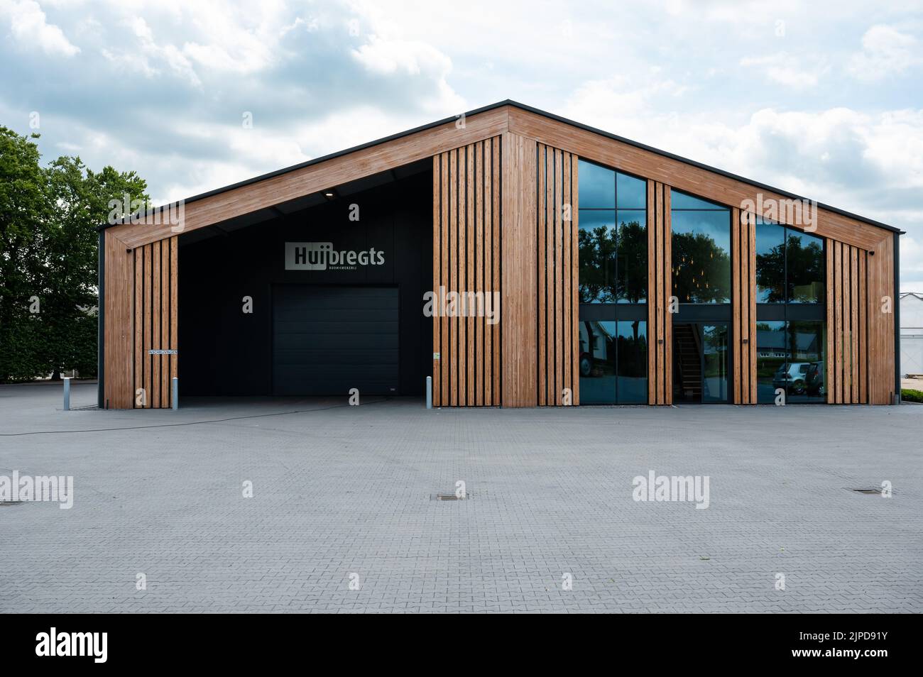 Wernhout, Brabant du Nord, pays-Bas, 07 09 2022 - Bâtiment de ferme de culture d'arbres Banque D'Images