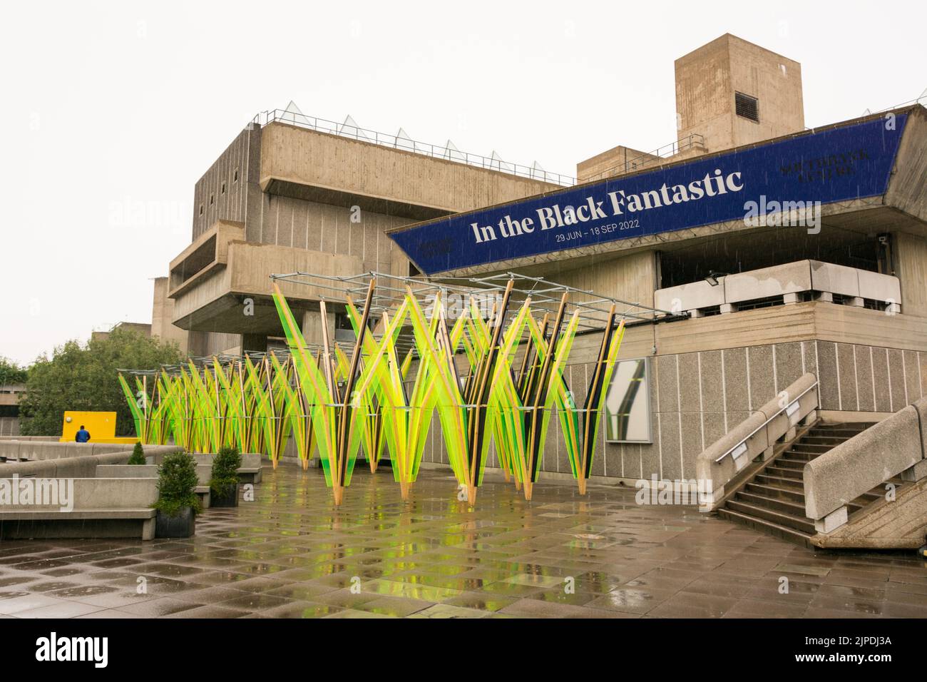 La sculpture en plexiglas de Jyll Bradley « The Hop » et dans le Black Fantastic à la Hayward Gallery au Southbank Centre de Londres, Londres, Angleterre, Royaume-Uni Banque D'Images