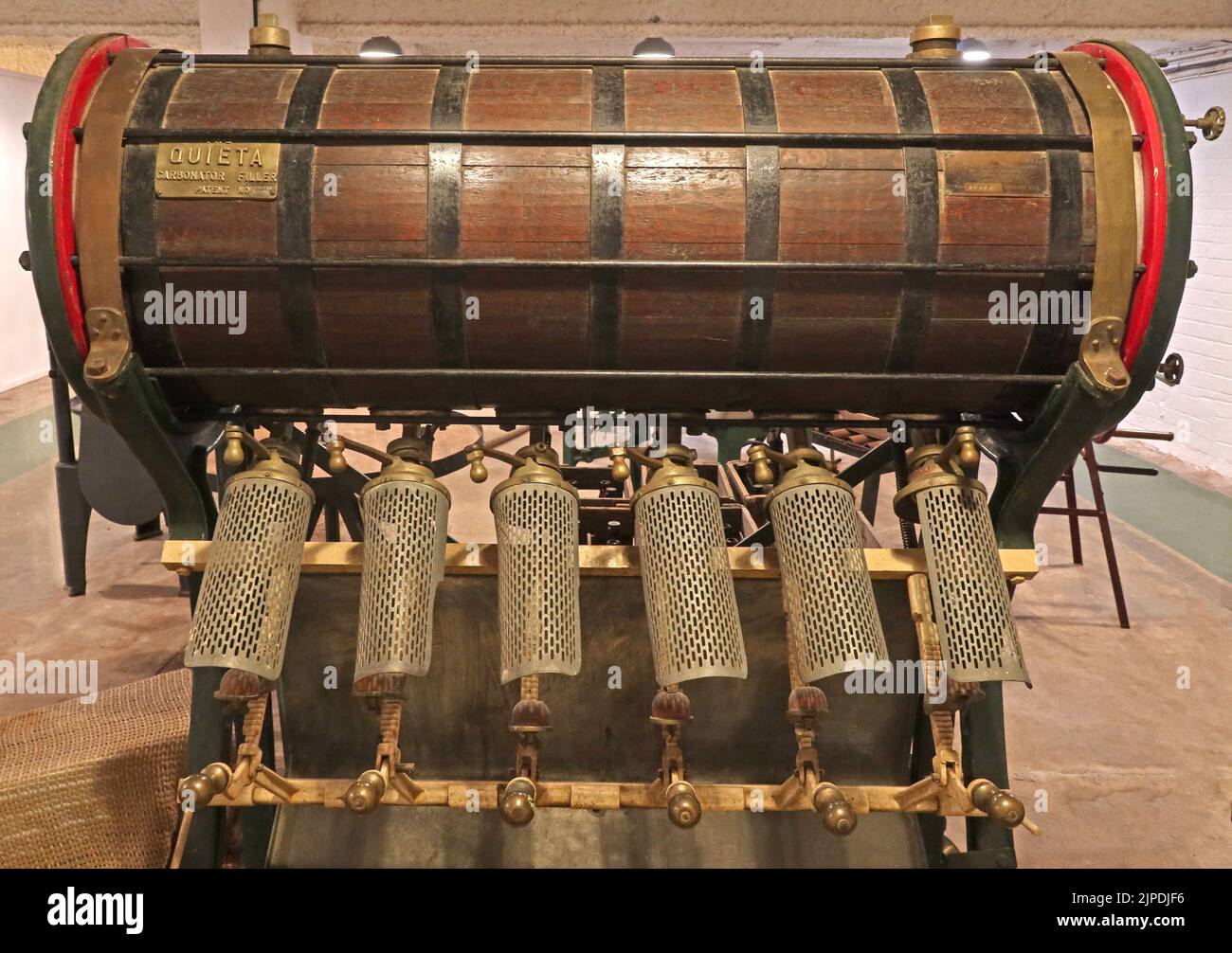 Carbonateur de bouteille de brevet Quieta, machine de remplissage pour cidre, cidrerie, Hereford, Angleterre, Royaume-Uni Banque D'Images