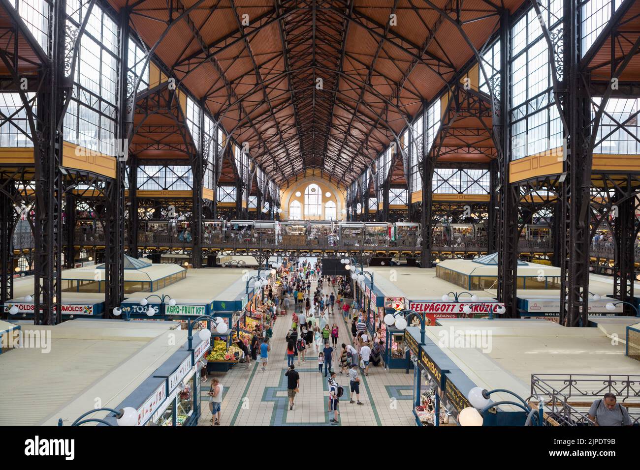À l'intérieur du Central Market Hall, Budapest, Hongrie Banque D'Images