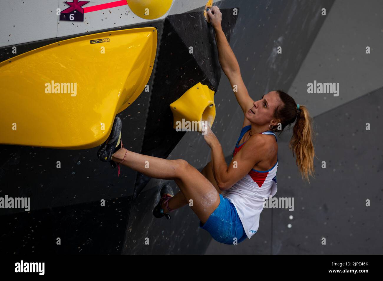 Munich, Allemagne. 17th août 2022. Munich, Allemagne, 17 août 2022: Camilla Moroni (ITA) en action lors de la finale combinée de l'escalade sportive des femmes Boulder et Lead à Koenigsplatz aux championnats européens de Munich 2022 à Munich, Allemagne (Liam Asman/SPP) Credit: SPP Sport Press photo. /Alamy Live News Banque D'Images