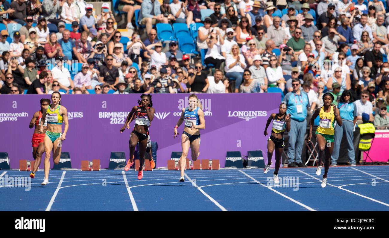 Jacinta Beecher, Beth Dobbin et Elaine Thompson-Herah se disputent les 200m épreuves féminines aux Jeux du Commonwealth au stade Alexander, Birmingham, Angl Banque D'Images