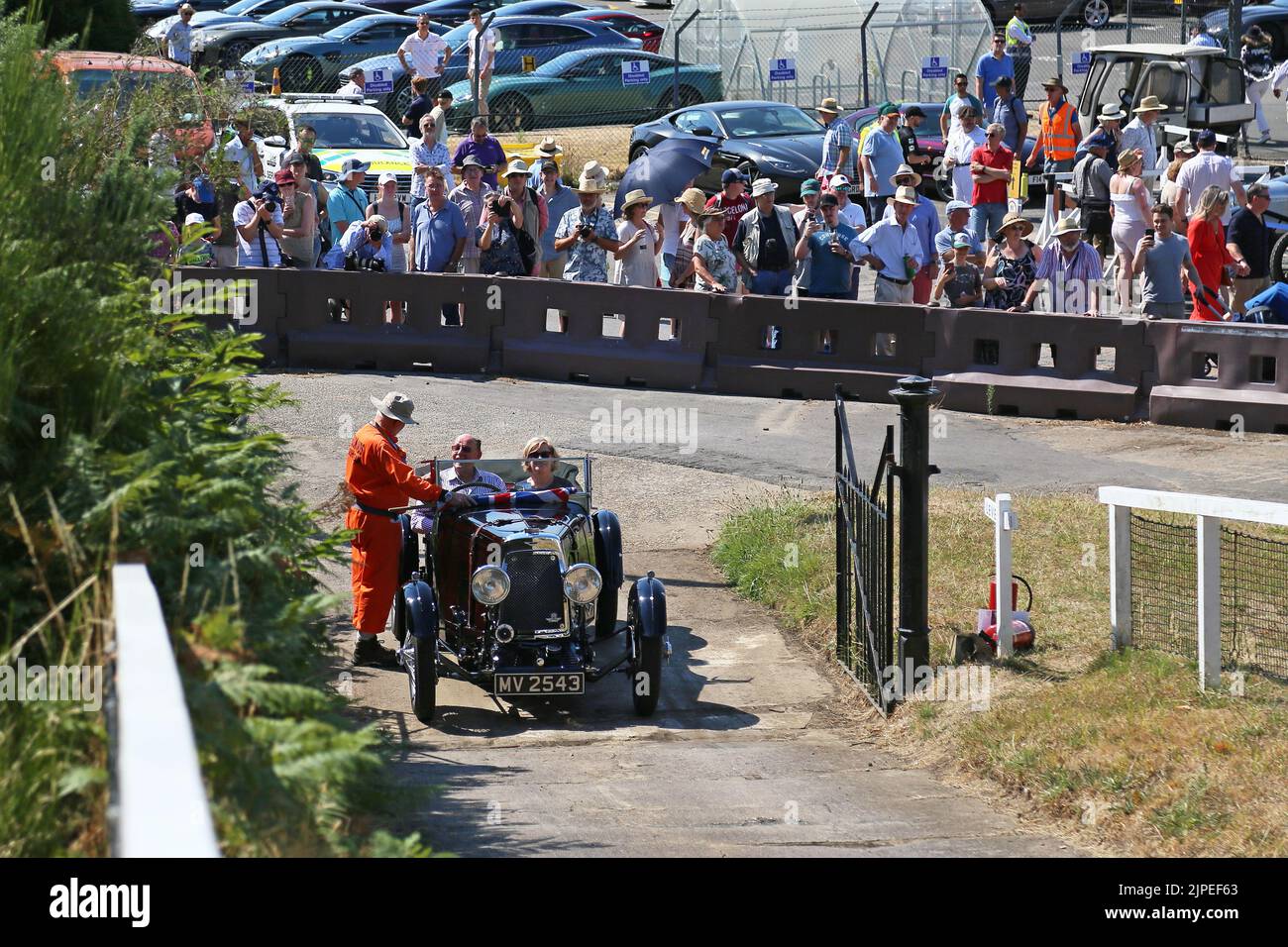 Aston Martin New International (1932) à Test Hill, Aston Martin Heritage Day 2022, Brooklands Museum, Weybridge, Surrey, Angleterre, Royaume-Uni, Europe Banque D'Images