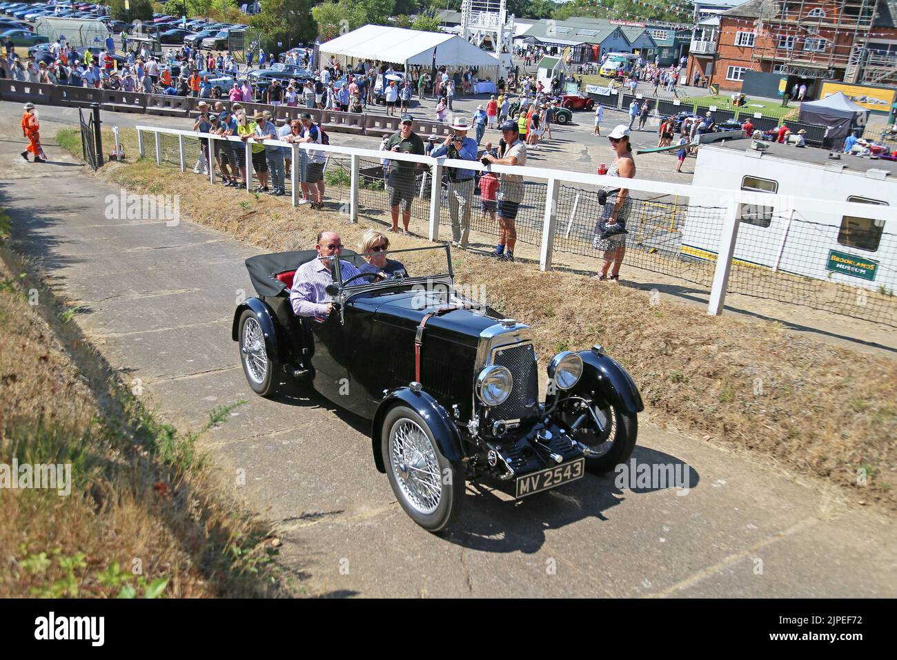 Aston Martin New International (1932) à Test Hill, Aston Martin Heritage Day 2022, Brooklands Museum, Weybridge, Surrey, Angleterre, Royaume-Uni, Europe Banque D'Images