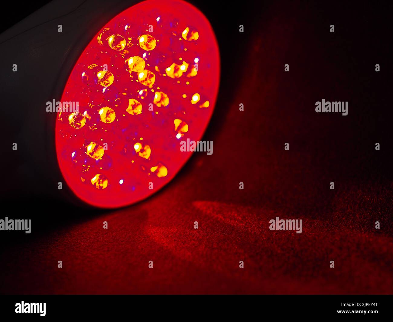 Lumière infrarouge matériel utilisé pour l'anti-âge et pour traiter la douleur de maladies telles que le lupus, l'arthrite, la fibromyalgie, etc. Et pour les blessures et les muscles Banque D'Images