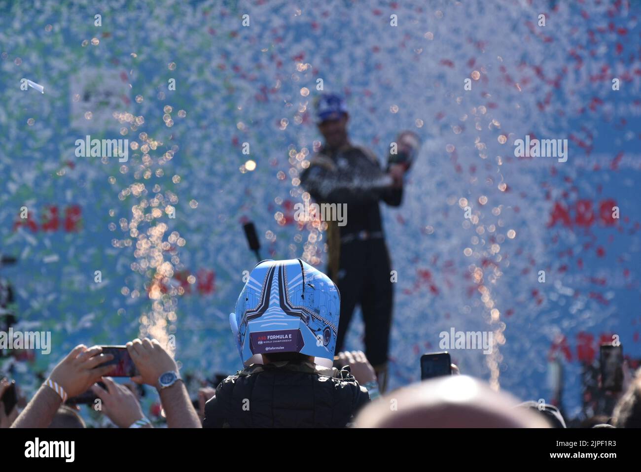 Mitch Evans célébrant sa victoire en E-Prix à Rome, 2022 Banque D'Images