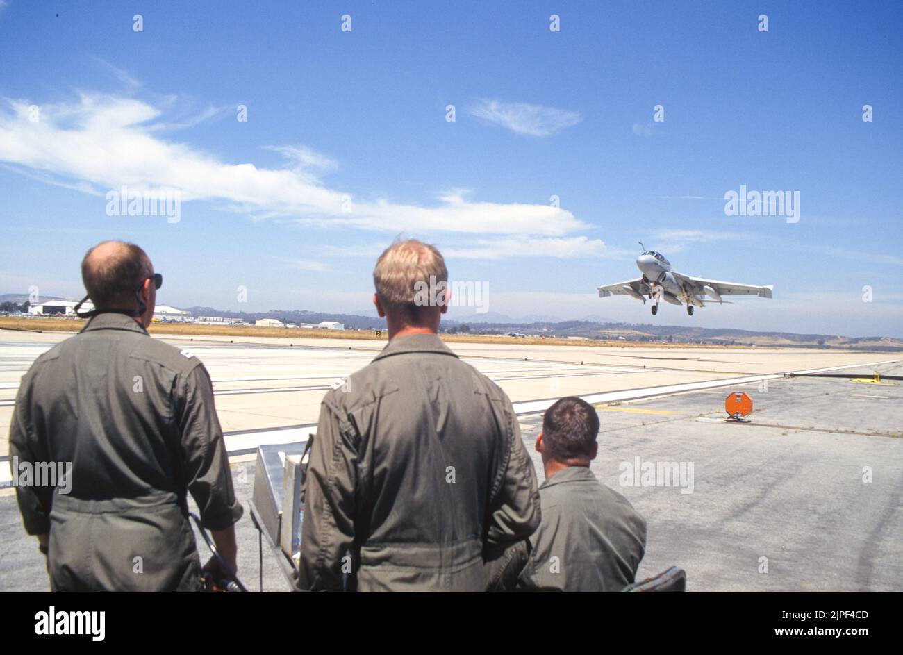 Grumman EA-6B Prowler en finale pour l'atterrissage à NAS Miramar, à San Diego, Californie Banque D'Images