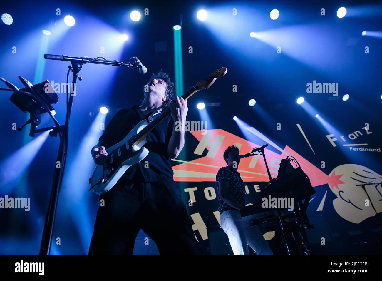 Toronto, Canada. 17th août 2022. Le guitariste Dino Bardot (à gauche) et Julian Corrie, du groupe de rock écossais Franz Ferdinand, se font produire au History Nightclub de Toronto, CANADA crédit : Bobby Singh/Alay Live News Banque D'Images