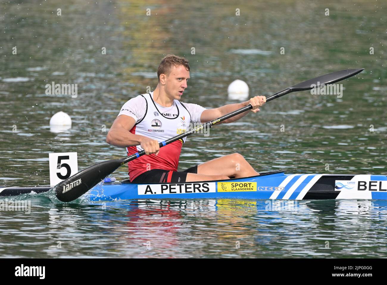 Le kayakiste belge Artuur Peters photographié pendant les épreuves de l'épreuve individuelle de kayak pour hommes 1000m, aux Championnats d'Europe Sprint de canoë, à Munich 2022, en Allemagne, le jeudi 18 août 2022. La deuxième édition des Championnats d'Europe a lieu du 11 au 22 août et comporte neuf sports. BELGA PHOTO ERIC LALMAND Banque D'Images