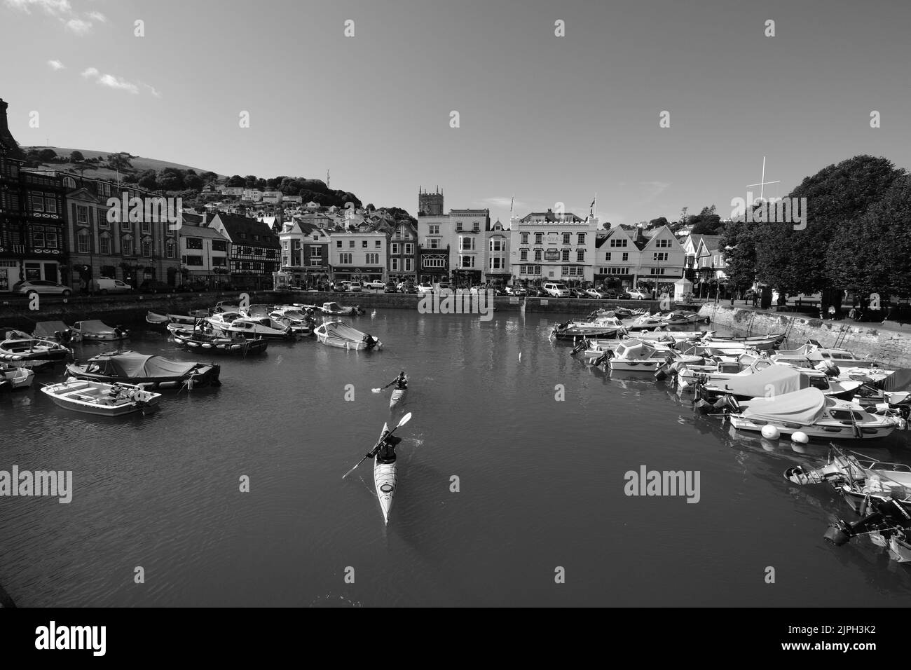 Vue sur le port de Dartmouth Devon jusqu'à Kingswear et ferry Banque D'Images