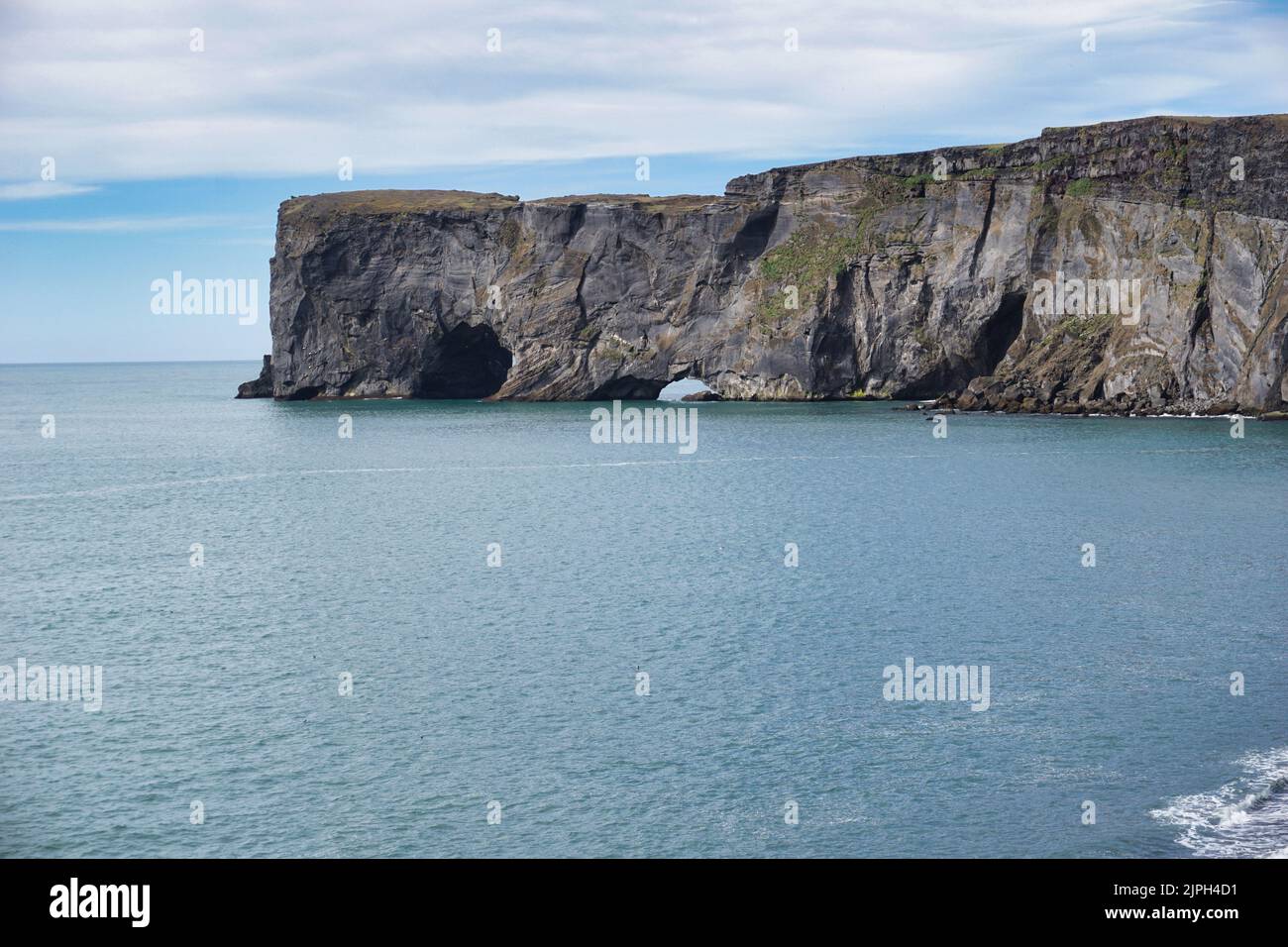 Falaise à Reynisfjara Black Beach en Islande Banque D'Images