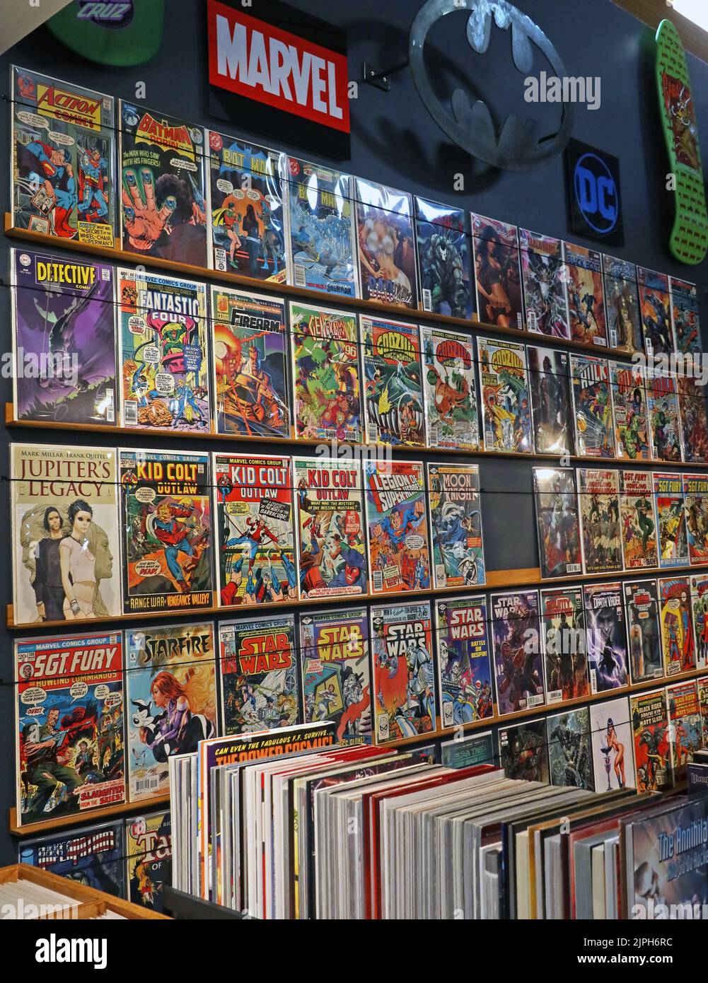 QS, Marvel et autres comics stall, à Hereford Butter Market, High Town, Hereford, Herefordshire, Angleterre, ROYAUME-UNI, HR1 2AA Banque D'Images