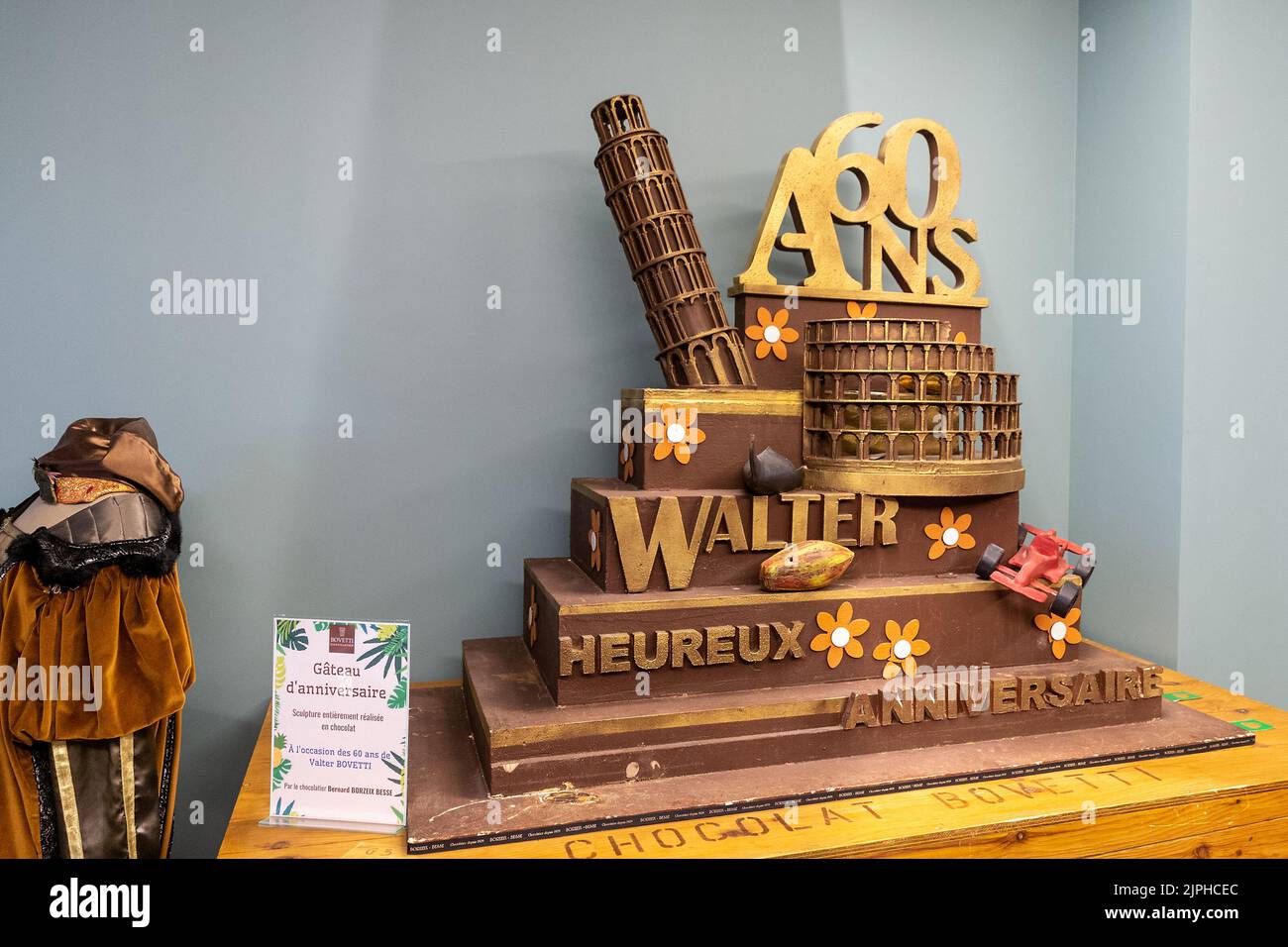 (C) Denis TRASFI / MAXPPP - à Terrasson-Lavilledieu le 17-08-2022 - Musée du chocolat, près beau pain scillé tout en chocolat Banque D'Images