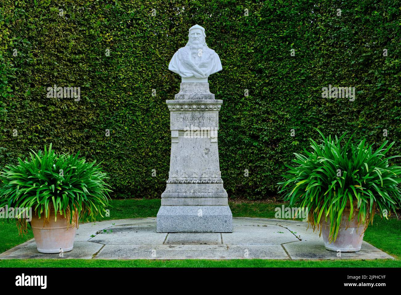Leonardo de vinci statue amboise Banque de photographies et d’images à