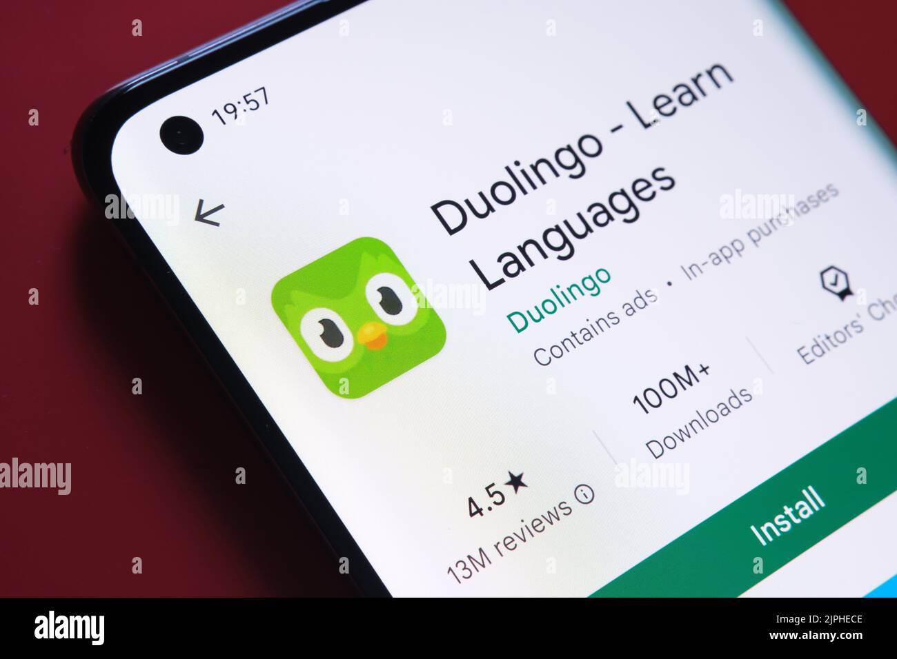 Application Duolingo vue dans App Store sur iPhone. Duolingo est une  société de technologie éducative américaine qui produit des applications  d'apprentissage et fournit une certification linguistique Photo Stock -  Alamy