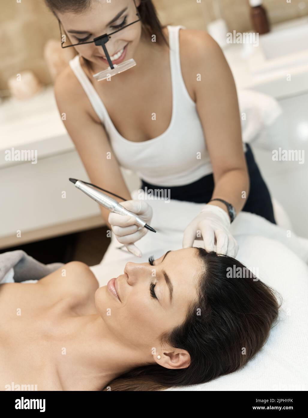 sourcils, esthéticienne, porcentiergerät, behandlungsliege, sourcils, esthéticiennes Banque D'Images sourcils, esthéticienne, porcentiergerät, behandlungsliege, sourcils, esthéticiennes Banque D'Images