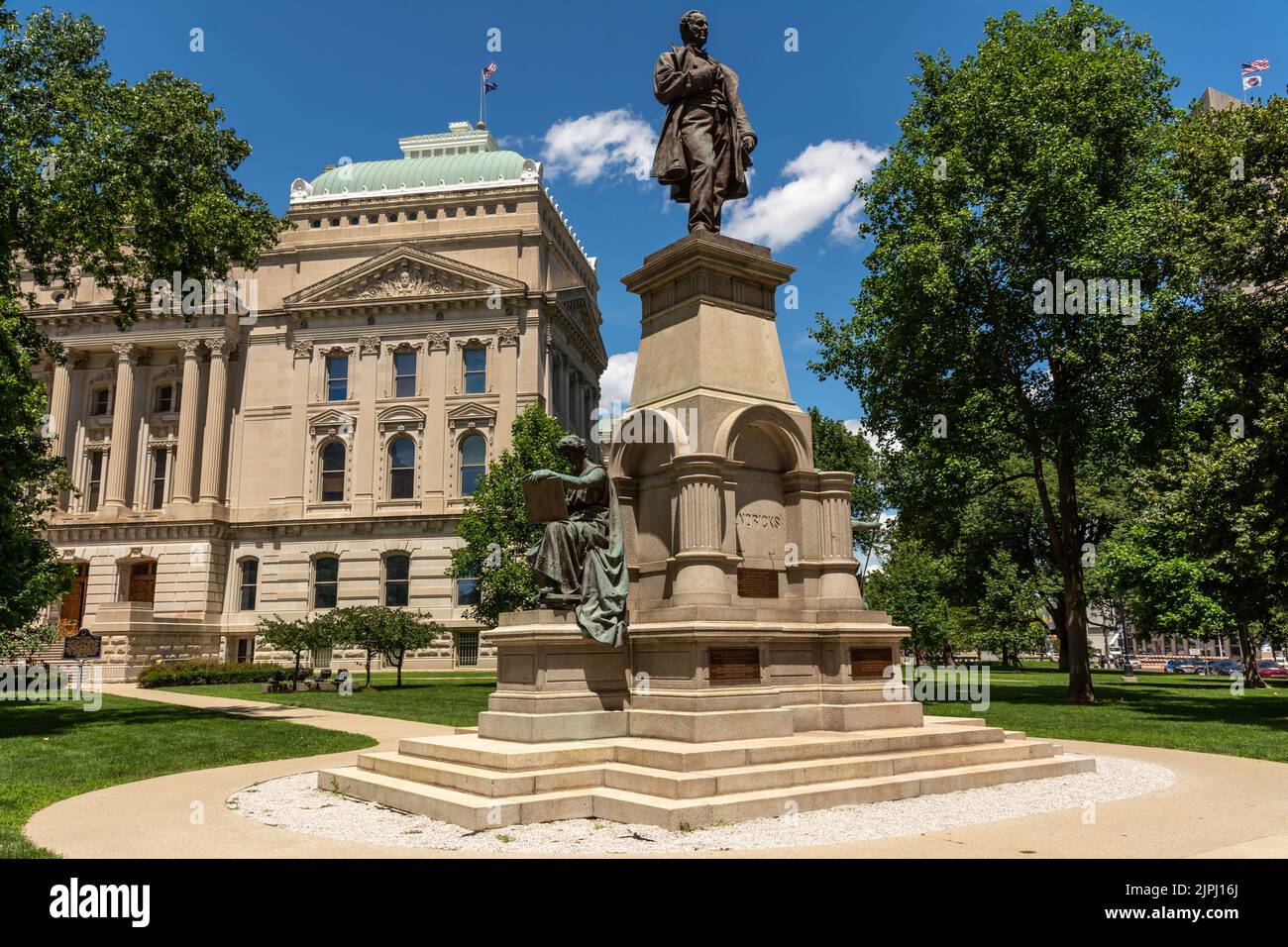 Indianapolis, Indiana, Etats-Unis - 29 juillet 2022 - le monument Thomas A. Hendricks à l'extérieur du bâtiment du capitole de l'État d'Indianapolis. Banque D'Images