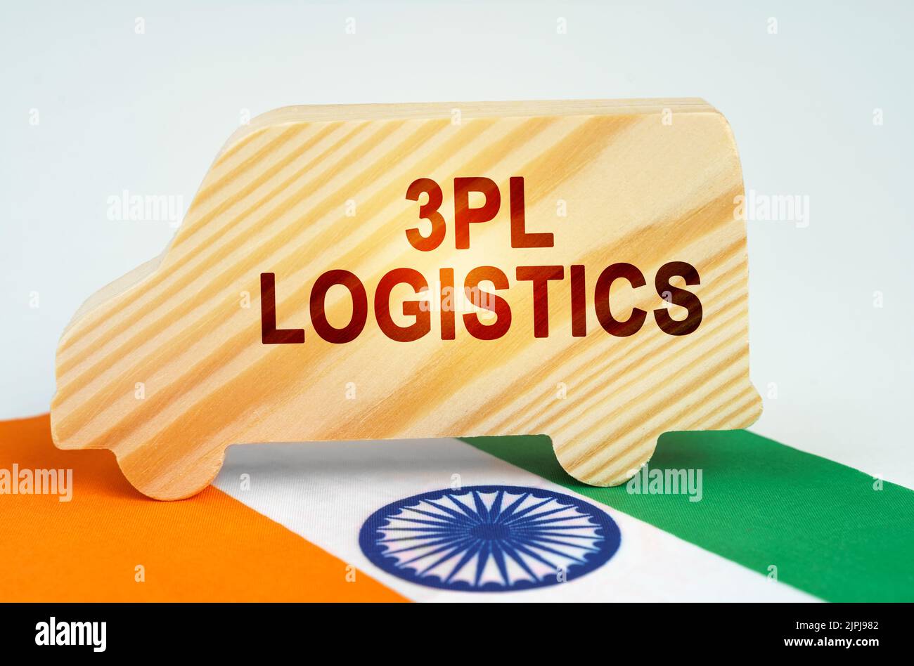 Le concept du transport de marchandises et de la logistique. Sur le drapeau de l'Inde il y a un camion avec l'inscription - 3PL logistique Banque D'Images