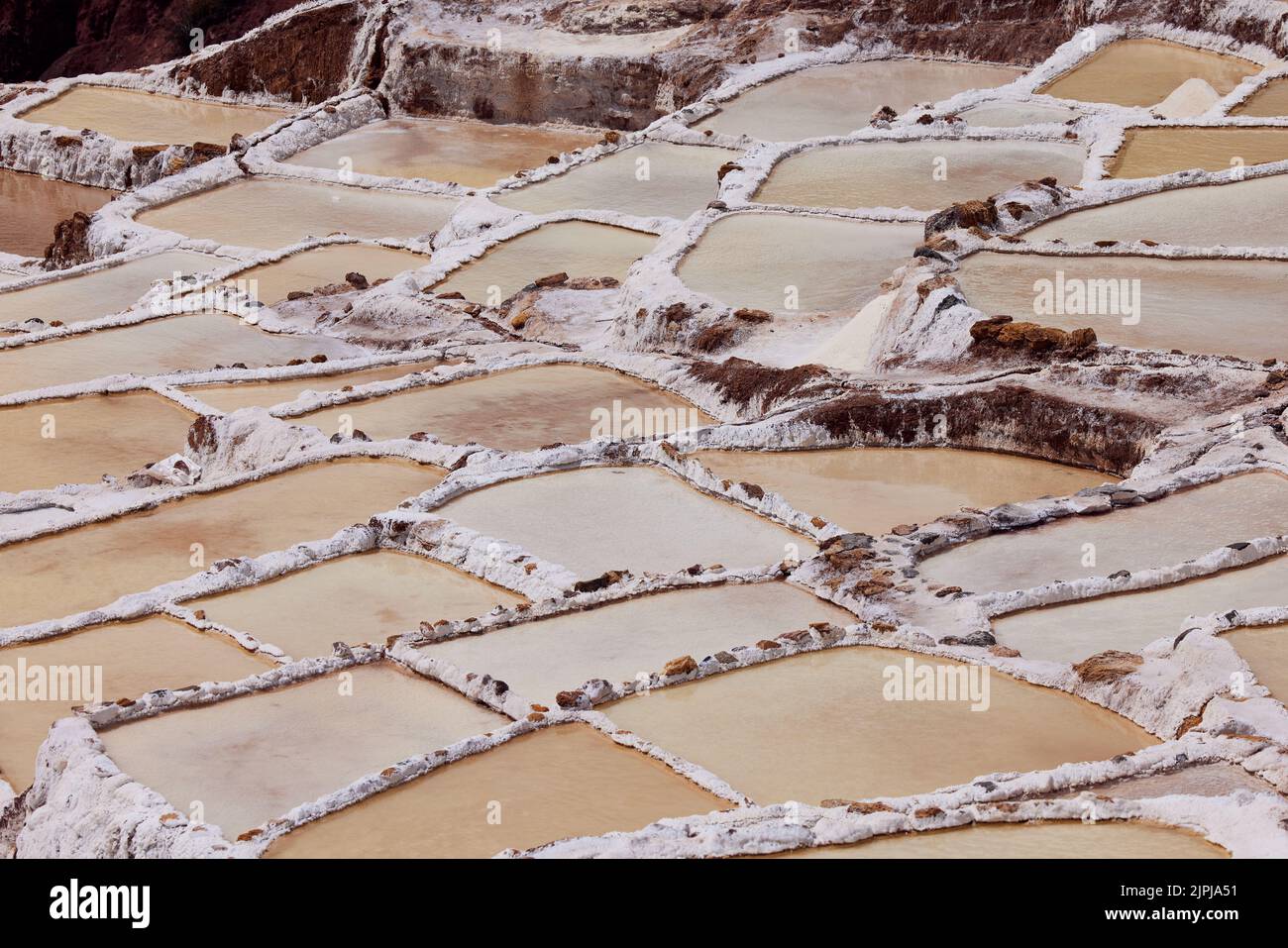 Une belle photo de piscines de sel dans les mines de sel de Maras au Pérou Banque D'Images