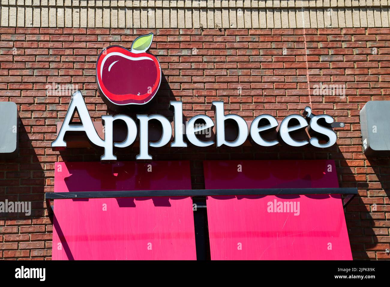 Bloomsburg, États-Unis. 18th août 2022. Un logo Applebee's est visible à l'extérieur de leur restaurant décontracté à Bloomsburg. Crédit : SOPA Images Limited/Alamy Live News Banque D'Images