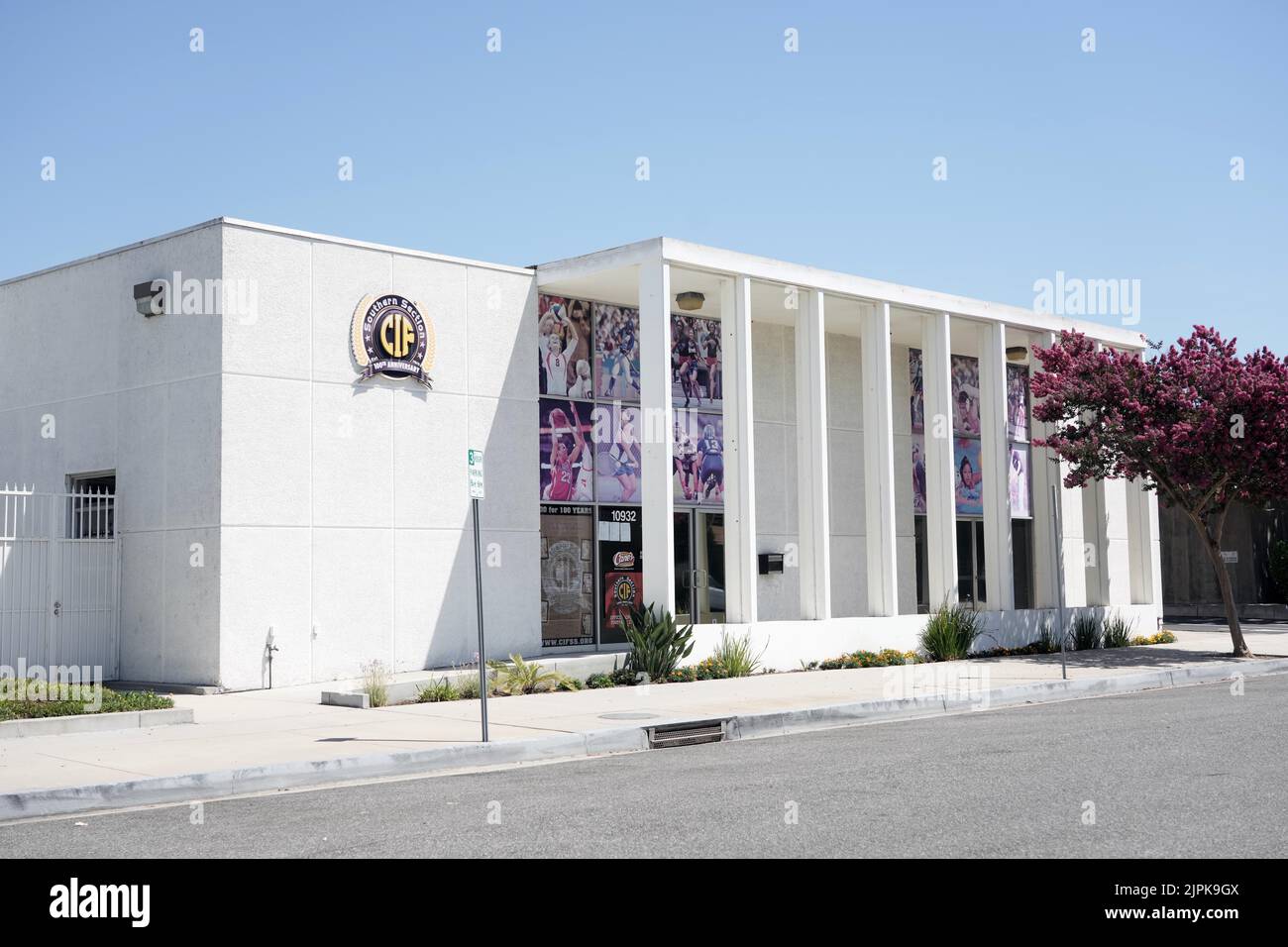 Le bâtiment du siège de la section Sud de la CIF (CIF-SS), jeudi 18 août 2022, à Los Alamitos, Etalonnage Banque D'Images
