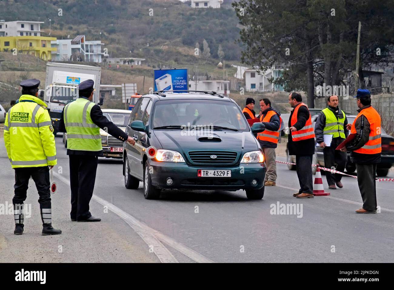 Enquête de police sur le contrôle de la circulation, Tirana, Albanie Banque D'Images