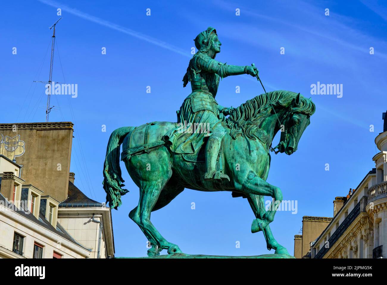 France, région Centre-Val de Loire, Loiret (45), Orléans, place du Martroi, statue équestre de Jeanne d'Arc réalisée en 1855 par Denis Foyatier Banque D'Images