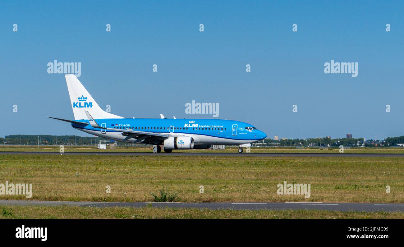 Avion prêt à décoller sur la piste Banque D'Images