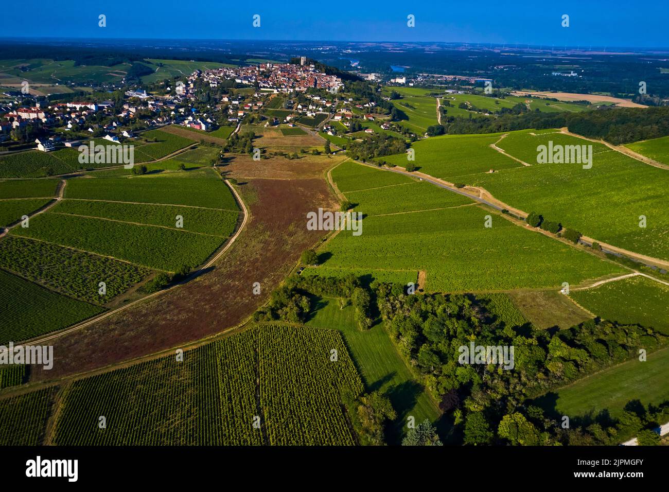 France, cher, Berry, vue aérienne sur le village et le vignoble de Sancerre Banque D'Images