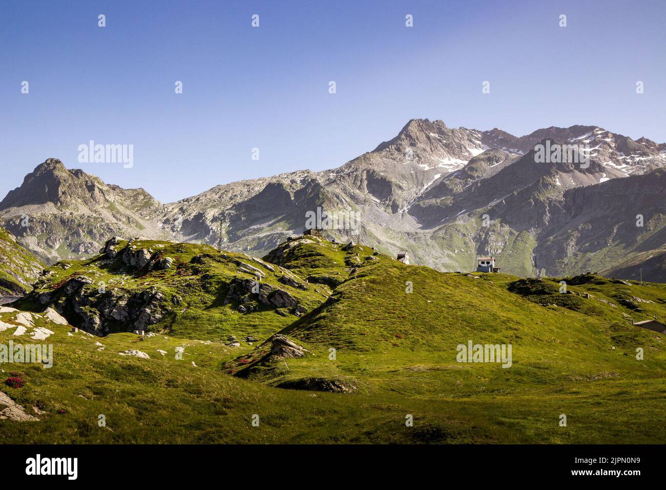 Le magnifique paysage de montagne de Spugen Pass, Italie, Europe. Fond d'écran HD, 4K fond vert. Banque D'Images