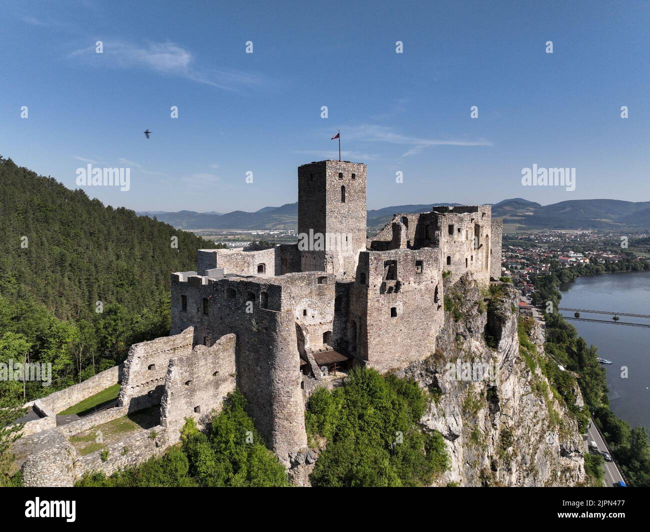 Vue aérienne du château de Strecno en Slovaquie Banque D'Images