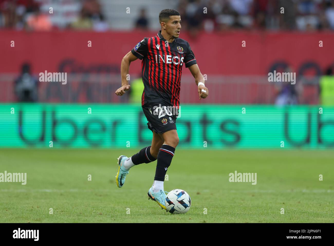 Nice, France, le 14th août 2022. Youcef Atal de l'OGC Nice lors du match Uber Eats Ligue 1 au stade Allianz Riviera, à Nice. Le crédit photo devrait se lire: Jonathan Moscrop / Sportimage Banque D'Images