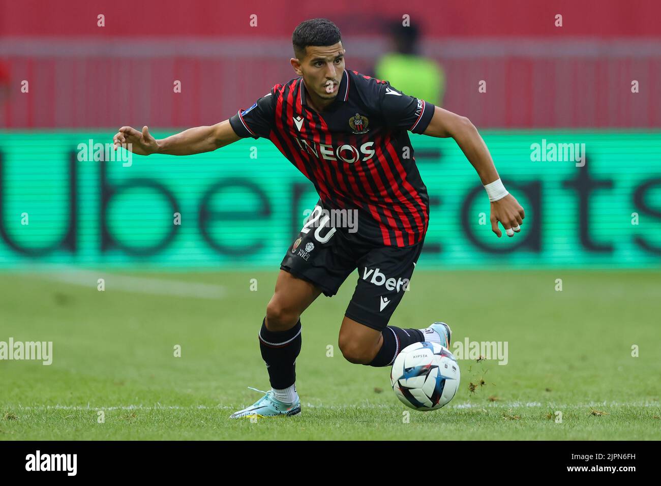 Nice, France, le 14th août 2022. Youcef Atal de l'OGC Nice lors du match Uber Eats Ligue 1 au stade Allianz Riviera, à Nice. Le crédit photo devrait se lire: Jonathan Moscrop / Sportimage Banque D'Images