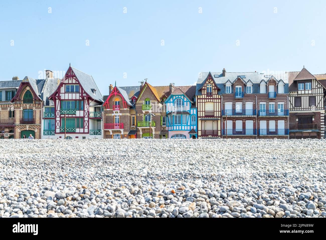 France, somme, Picardie, Mers les bains, Plage de galets et Belle Epoque villas du 19th siècle // France, somme (80), Picardie, Mers les B Banque D'Images