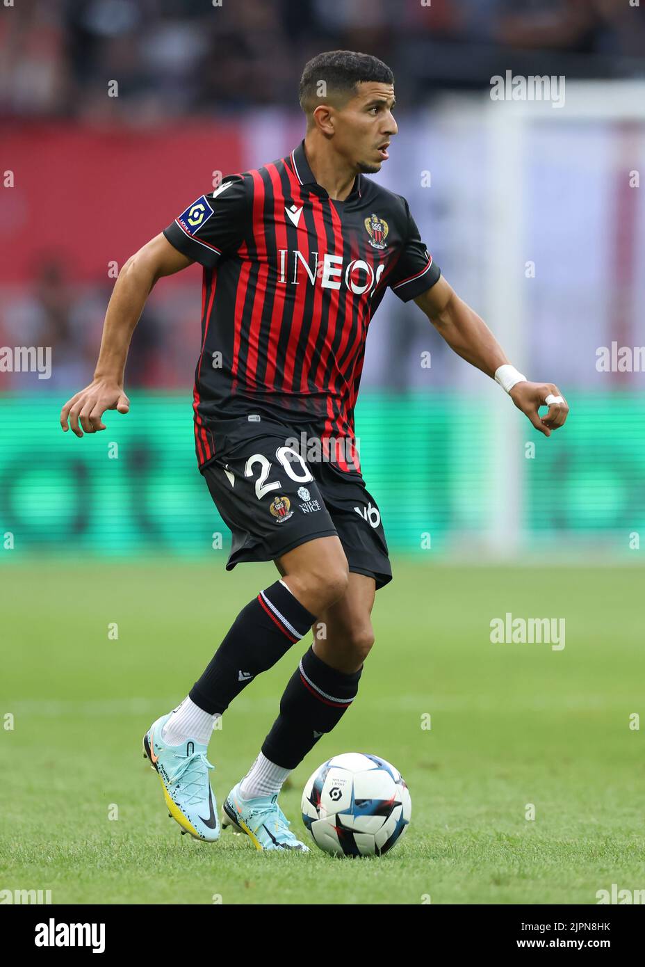 Nice, France, le 14th août 2022. Youcef Atal de l'OGC Nice lors du match Uber Eats Ligue 1 au stade Allianz Riviera, à Nice. Le crédit photo devrait se lire: Jonathan Moscrop / Sportimage Banque D'Images