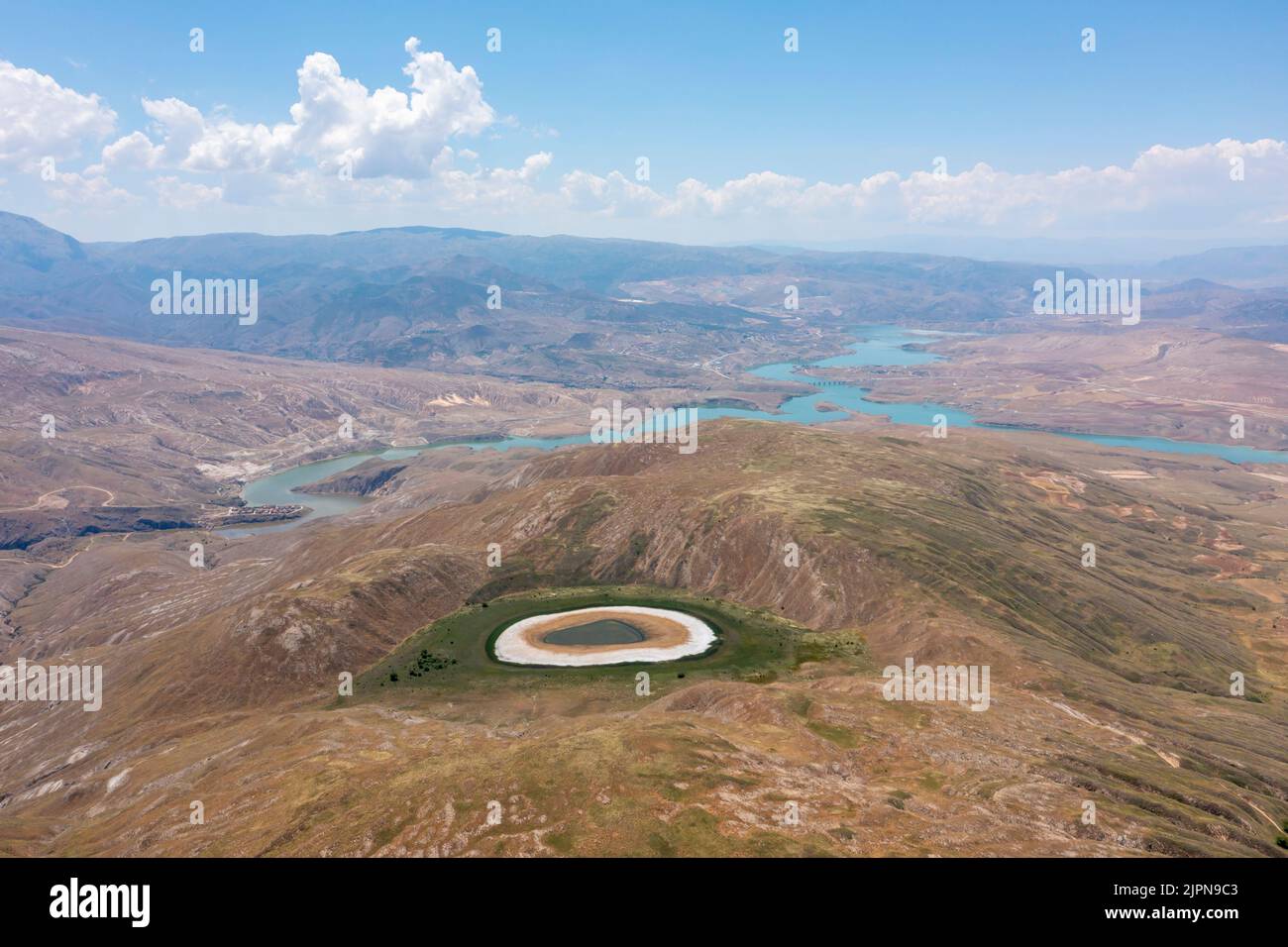 Province d'Erzincan, district de İlic, village de Boyalik et rivière FIRAT Banque D'Images