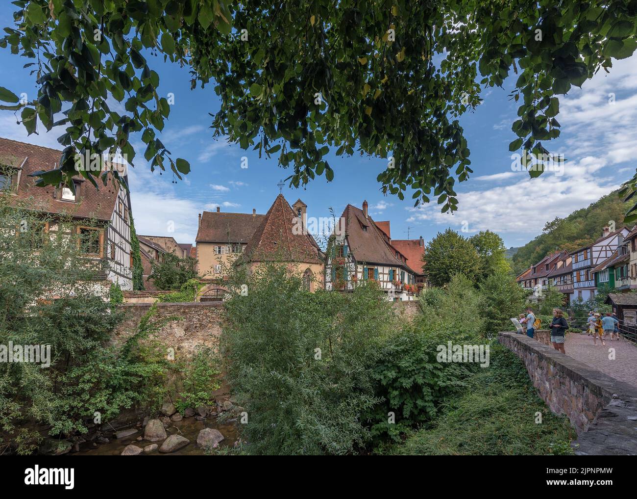Maisons colorées dans la vieille ville historique de Kaysersberg, Alsace, France Banque D'Images