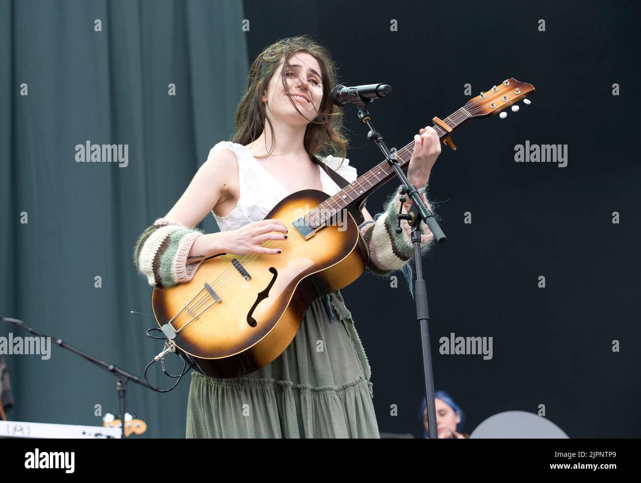 Pikehall Derbyshire UK 30.7.2022 Dodie joue sur la scène principale au festival ynot annuel au pikehall derbyshire Picture Dorothy Miranda Clark Banque D'Images