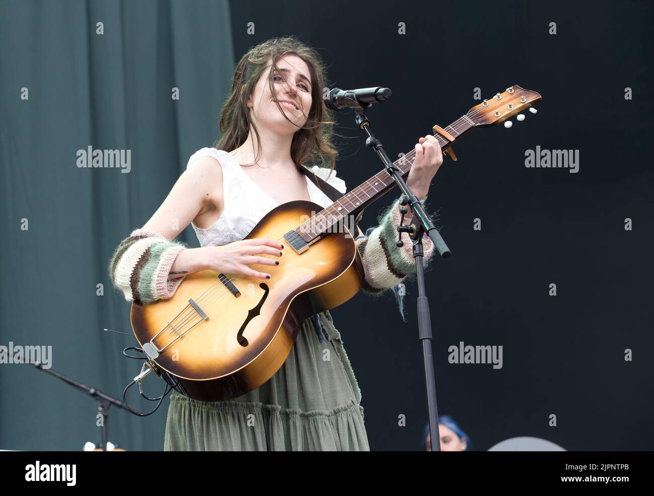 Pikehall Derbyshire UK 30.7.2022 Dodie joue sur la scène principale au festival ynot annuel au pikehall derbyshire Picture Dorothy Miranda Clark Banque D'Images