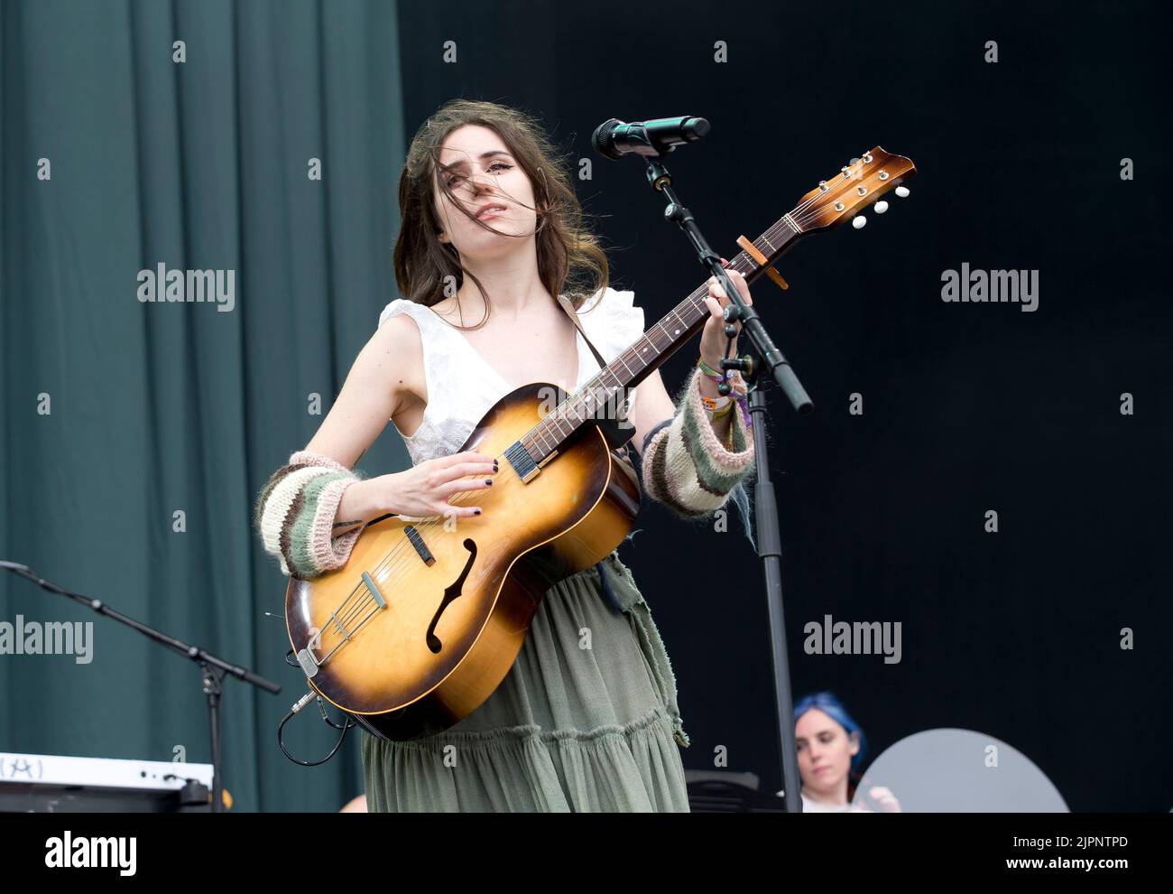 Pikehall Derbyshire UK 30.7.2022 Dodie joue sur la scène principale au festival ynot annuel au pikehall derbyshire Picture Dorothy Miranda Clark Banque D'Images