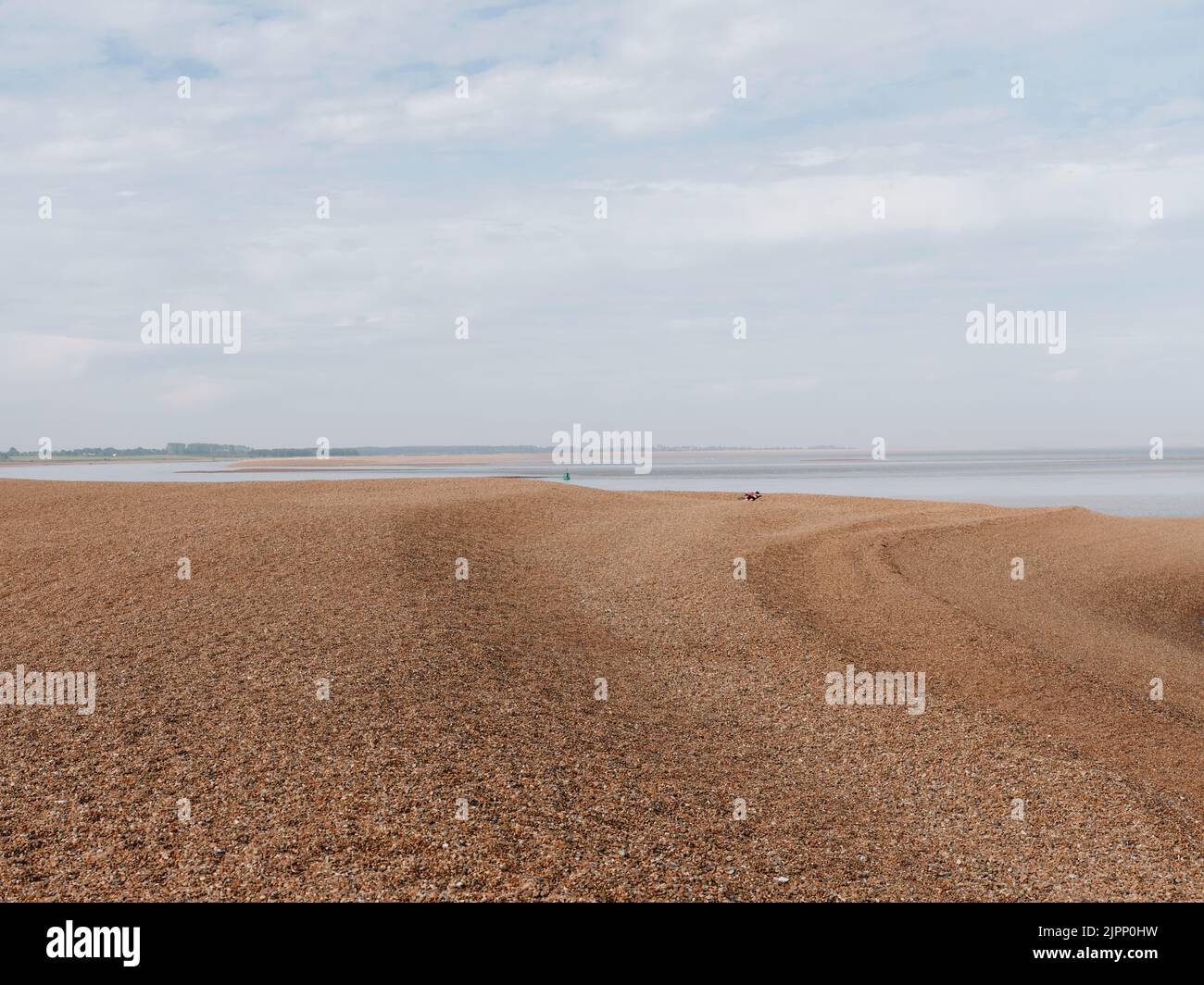 Plage de Shingle Street sur la côte de la mer du Nord du comté anglais de Suffolk Angleterre Banque D'Images
