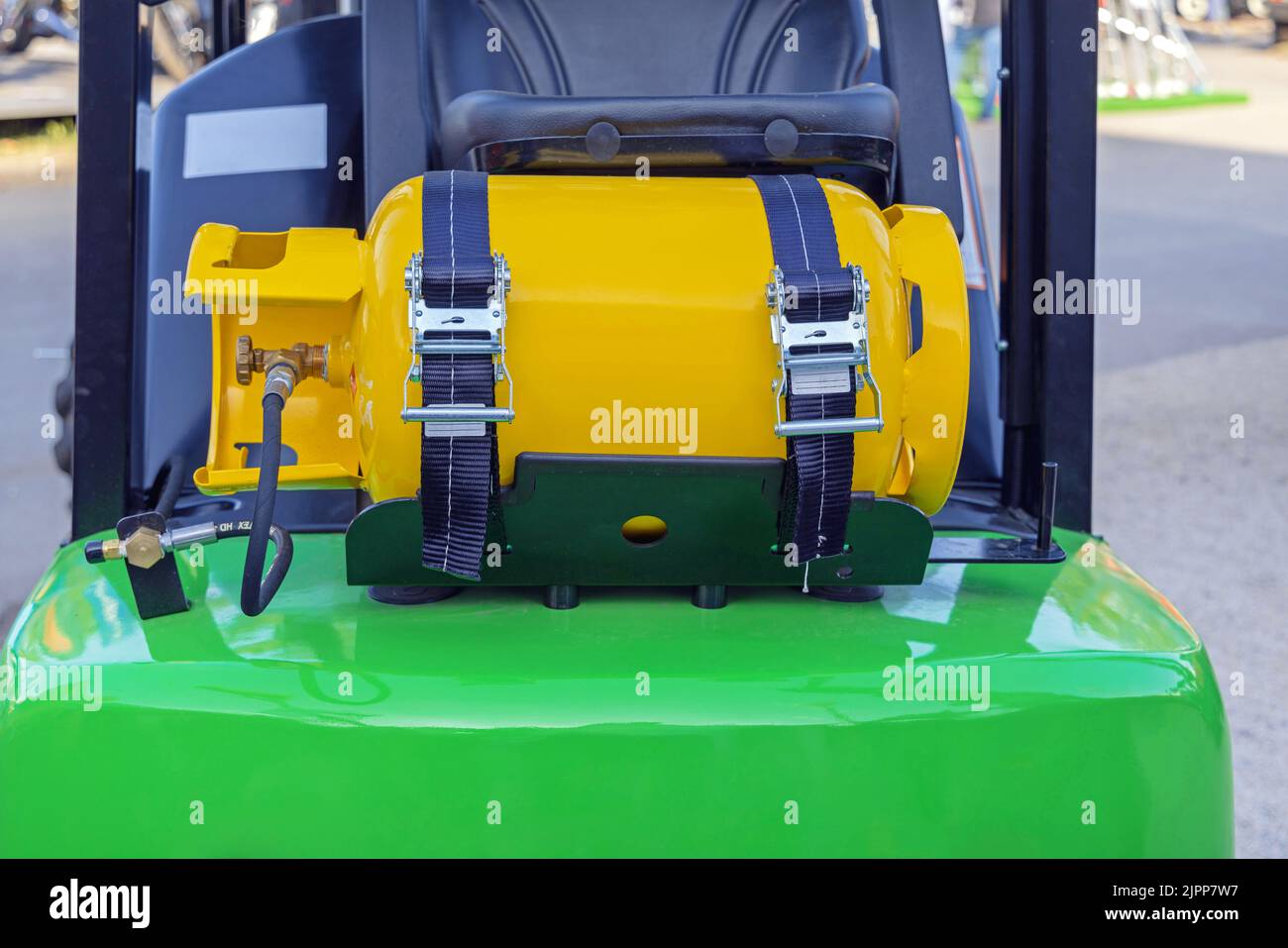 bouteille-de-gaz-jaune-banque-de-photographies-et-d-images-haute