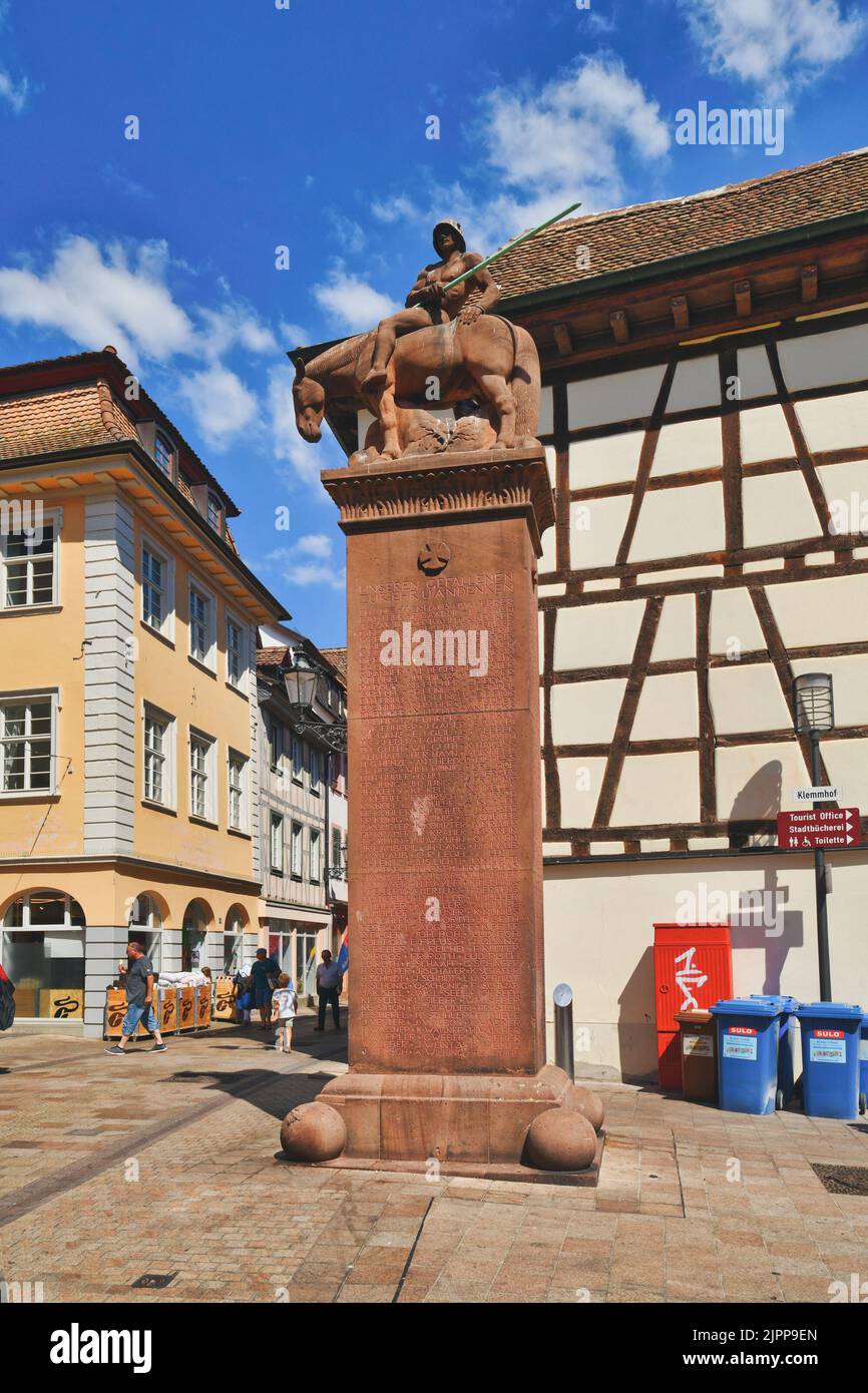 Neustadt an der Weinstrasse, Allemagne - août 2022 : monument de guerre 'Kriegerdenkmal 1914-1918' Banque D'Images