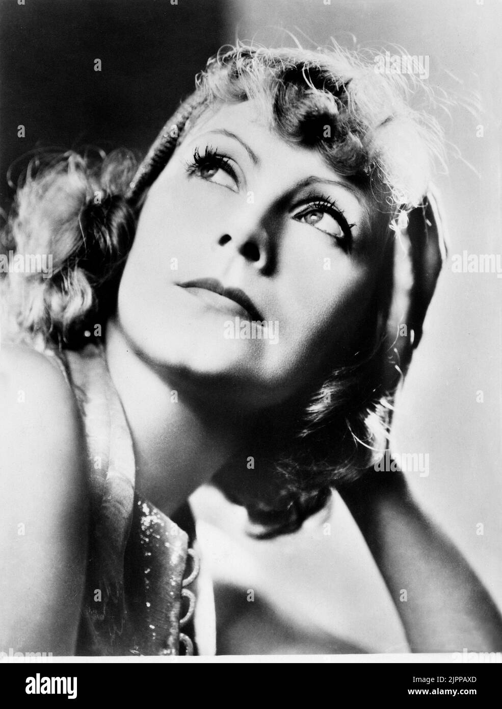 1932 , USA : l'actrice GRETA GARBO ( 1905 - 1990 ) à MATA HARI par Edmund Goulding , d'un roman de Vicki Baum - MGM - FILM - FILM - CINÉMA - portrait - ritrato - diva - divina - divine - spia - espion ----- Archivio GBB Banque D'Images