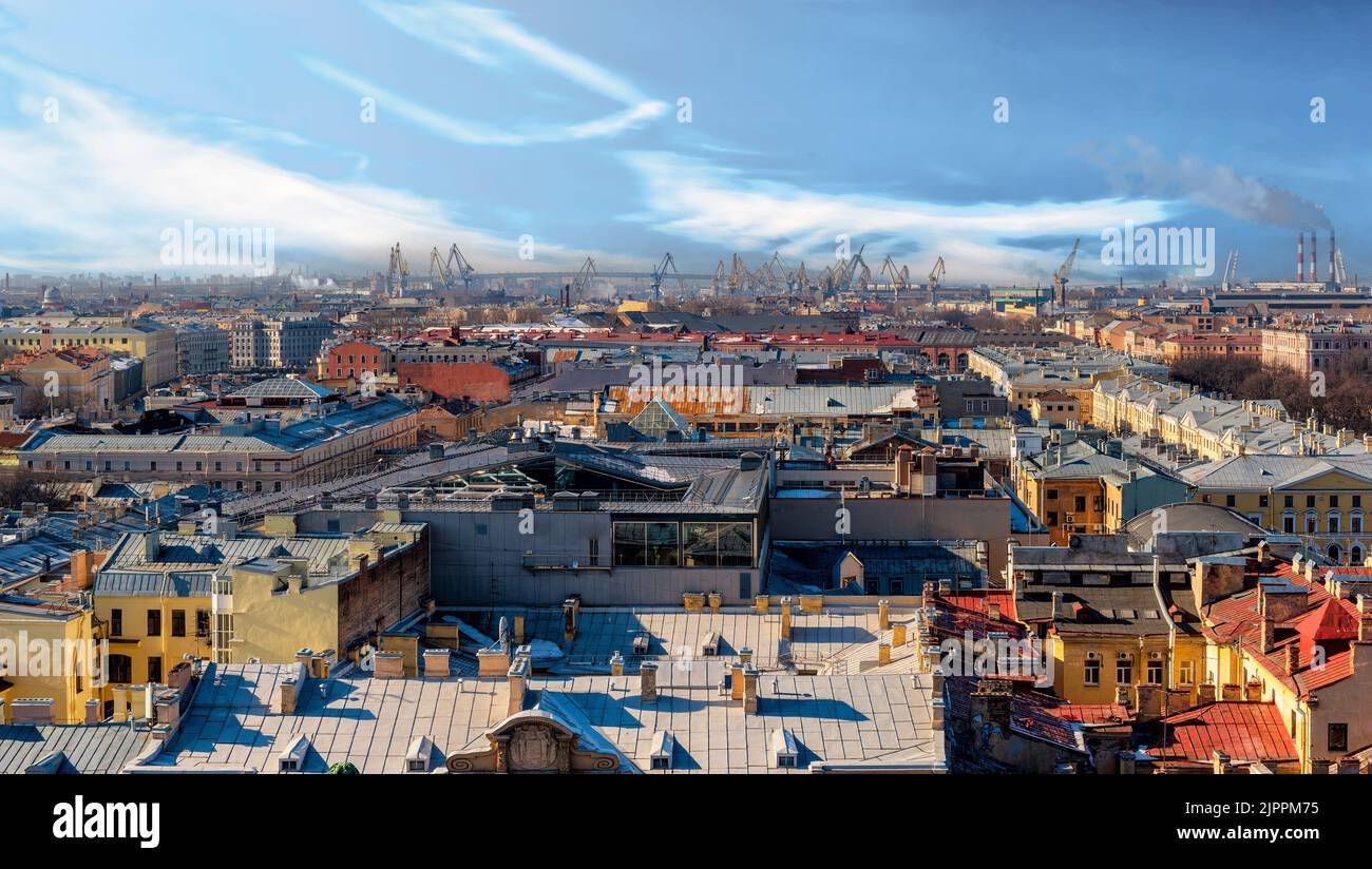 Paysage de la ville de Saint-Pétersbourg vue panoramique d'en haut sur la partie ouest de la ville vers le port Banque D'Images