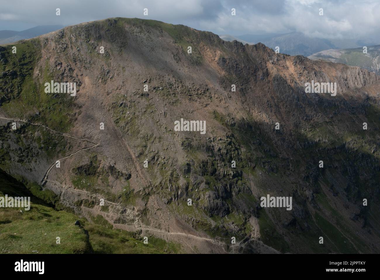 Garnedd Ugain et le PYG Track, Snowdon Massif, Gwynedd, pays de Galles, Royaume-Uni Banque D'Images