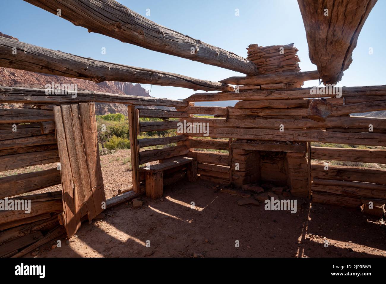 Ruines de la cabine Walker (alias Outlaw) à fort Bottom, territoire des Canyonlands. Park, Utah. Banque D'Images