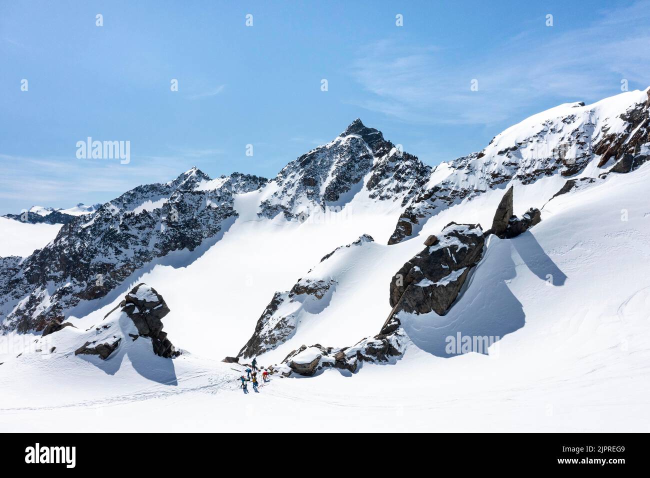 Randonnées à ski, Turmscharte, hautes montagnes avec le glacier Lisener Ferner, Schrandele et Wildgradspitze derrière, montagnes en hiver, vue aérienne, Stubai Banque D'Images